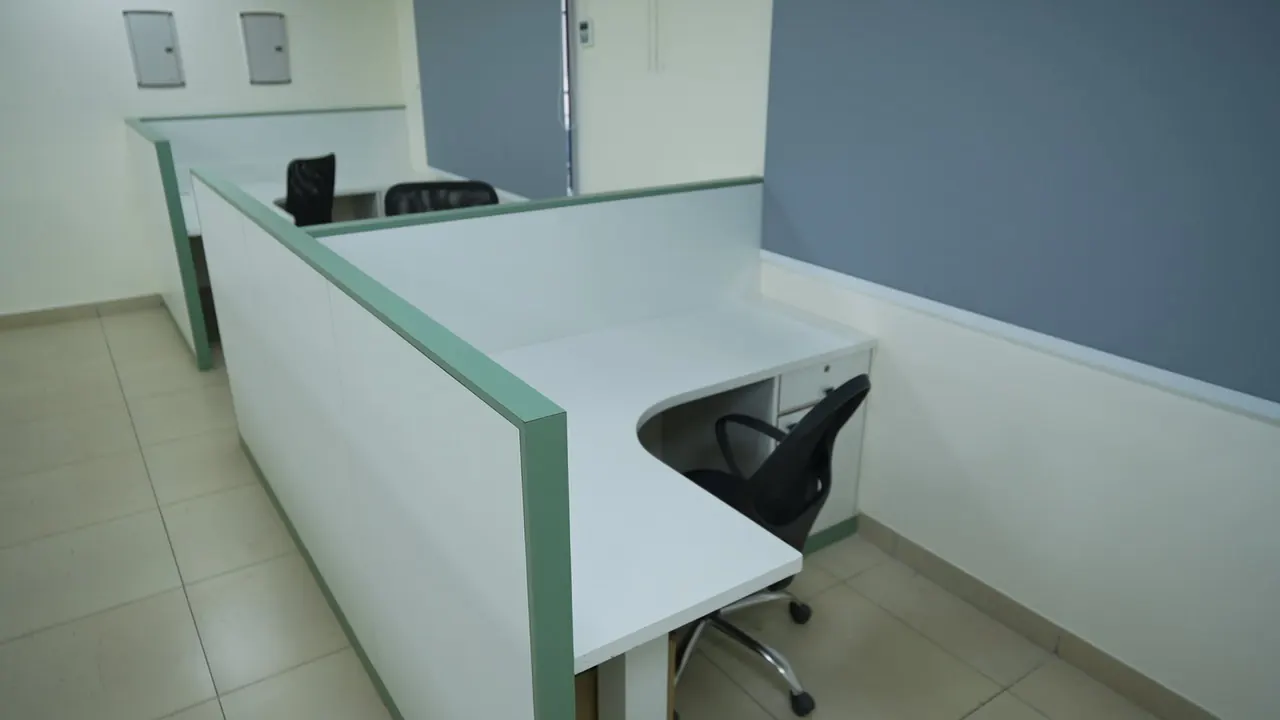 Corner Workstation
